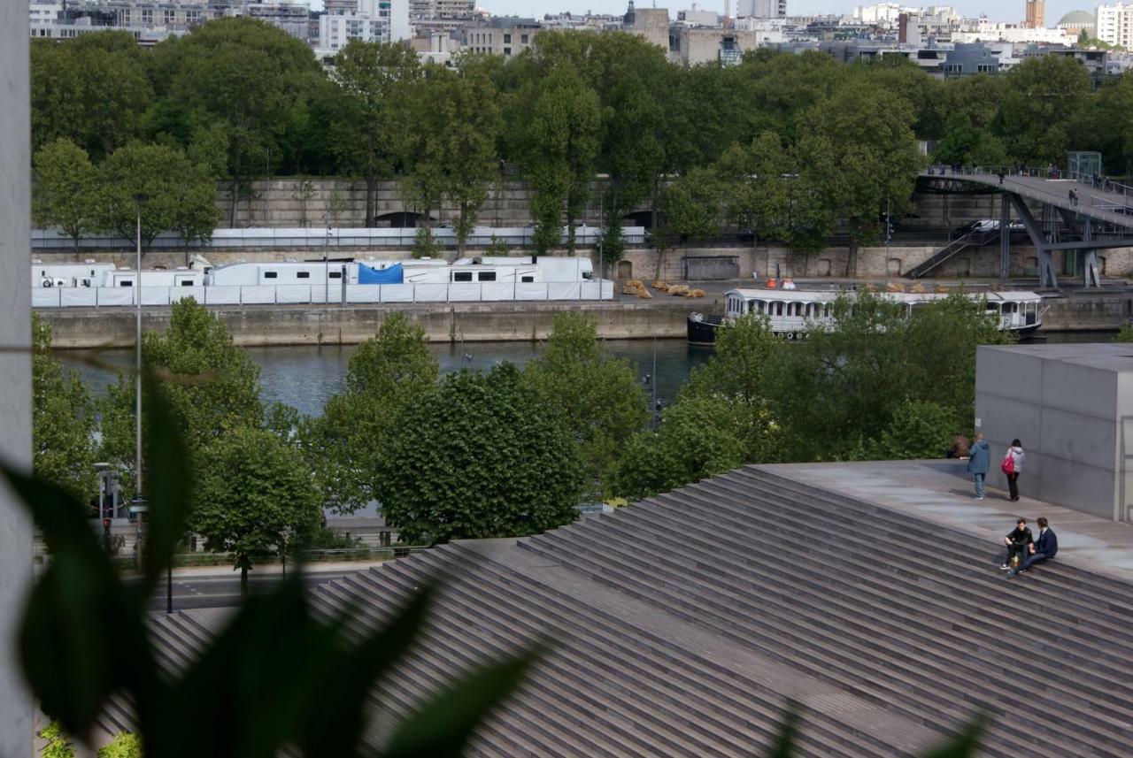 Seine Front Room / Lib. F.Mitterrand Paris Bagian luar foto